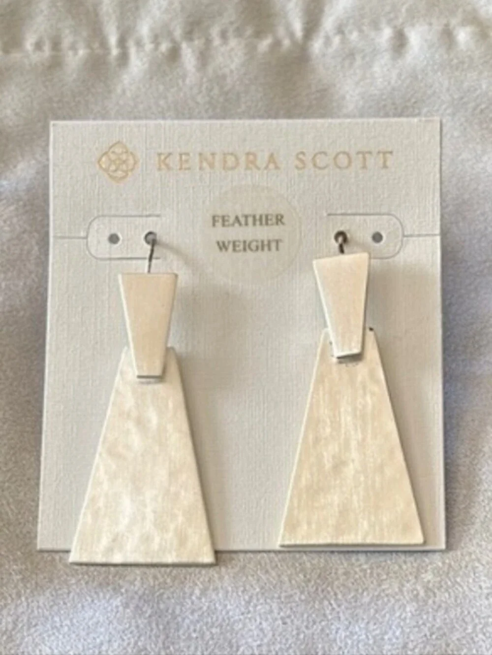 Kendra Scott Keerti Hammered Silver Geometric Trapezoid Dangle Drop Earrings - Picture 2 of 7